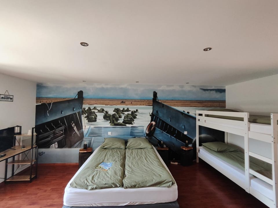 Photo of the whole room, Decorative detail, Bedroom