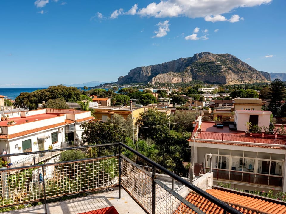 Nearby landmark, Day, Natural landscape, View (from property/room), Balcony/Terrace, Sea view