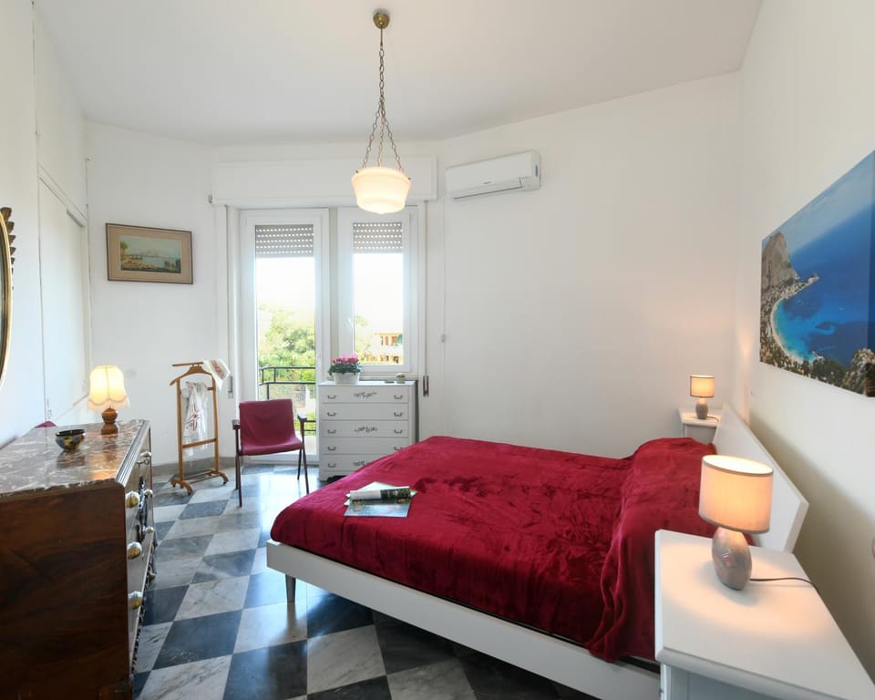 Bed, Photo of the whole room, Bedroom, air conditioner