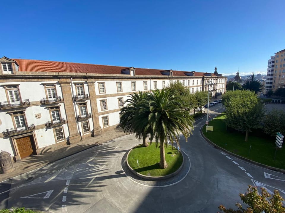 Day, Neighbourhood, City view, Street view, Location