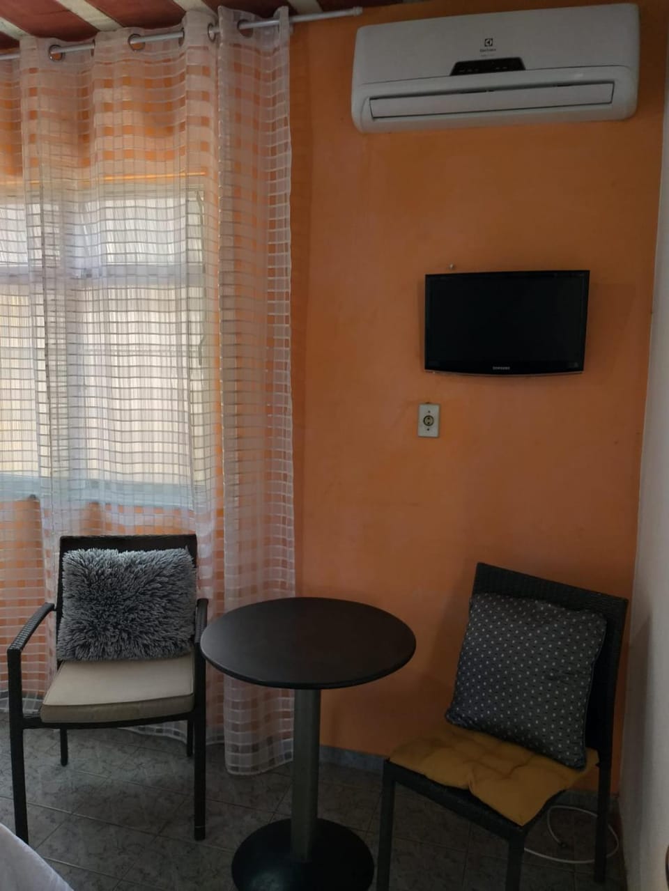 Communal lounge/ TV room, air conditioner