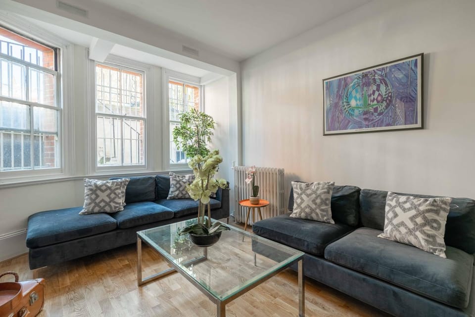 3 Bedrooms flat in Cadogan square with terrace 5 min walk from harrods Apartment in City of Westminster