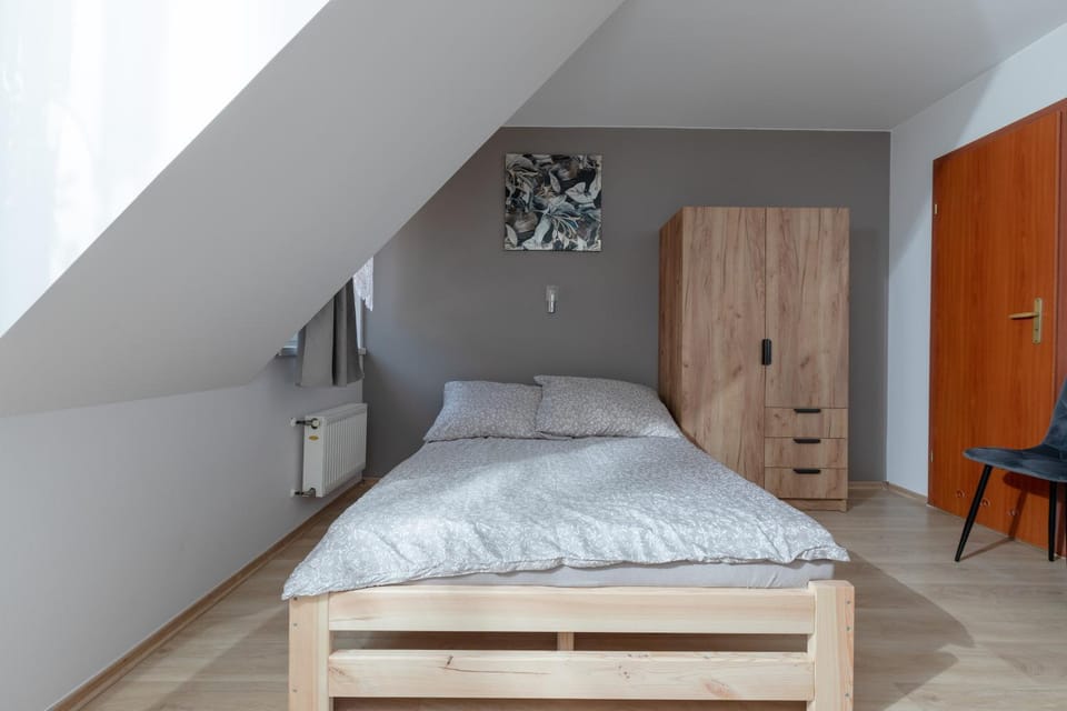 Bed, Photo of the whole room, Bedroom, wardrobe