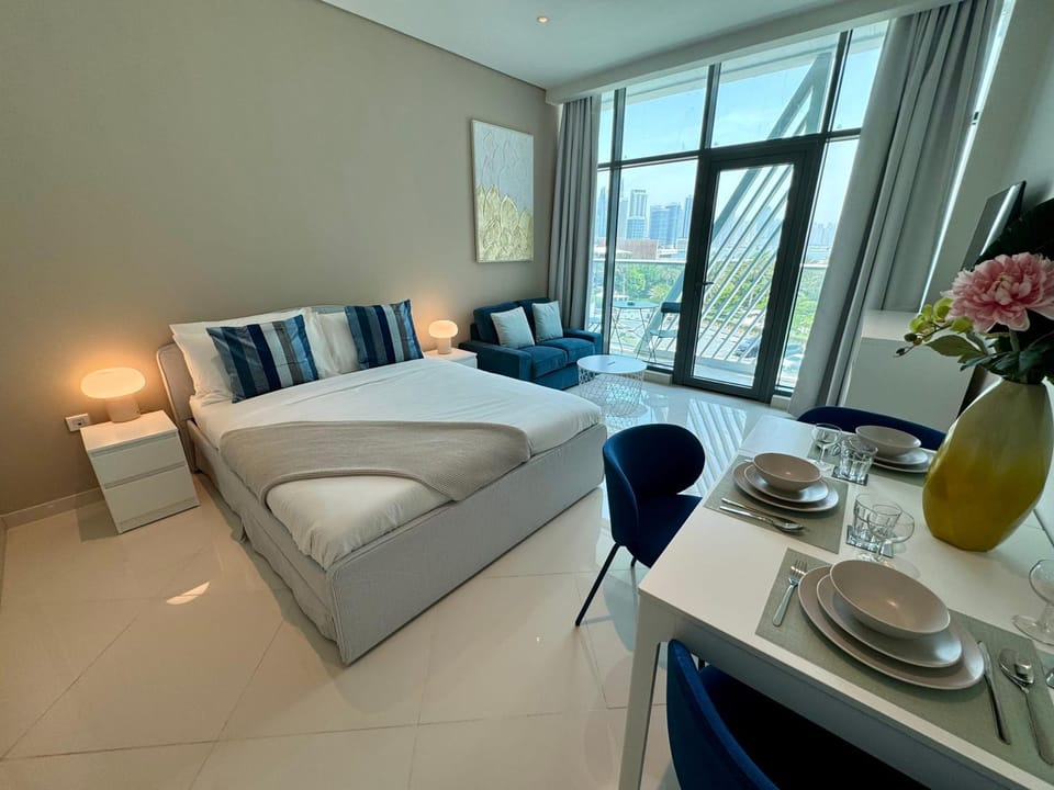 Hospitality Expert 7 Palm Studio Beach Pool Bar Apartment in Dubai