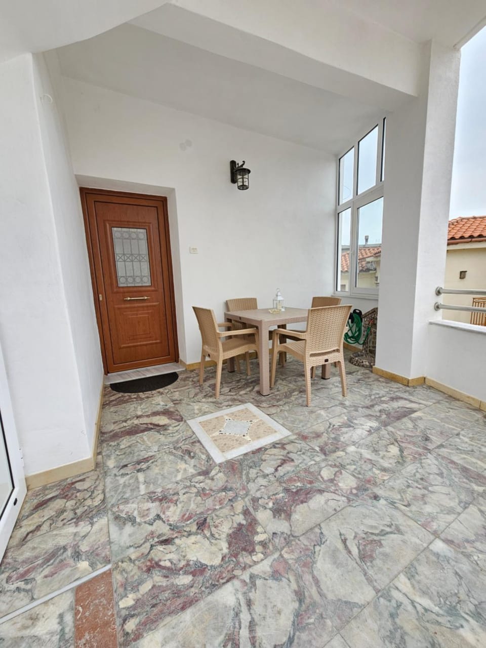 Property building, Patio, Balcony/Terrace