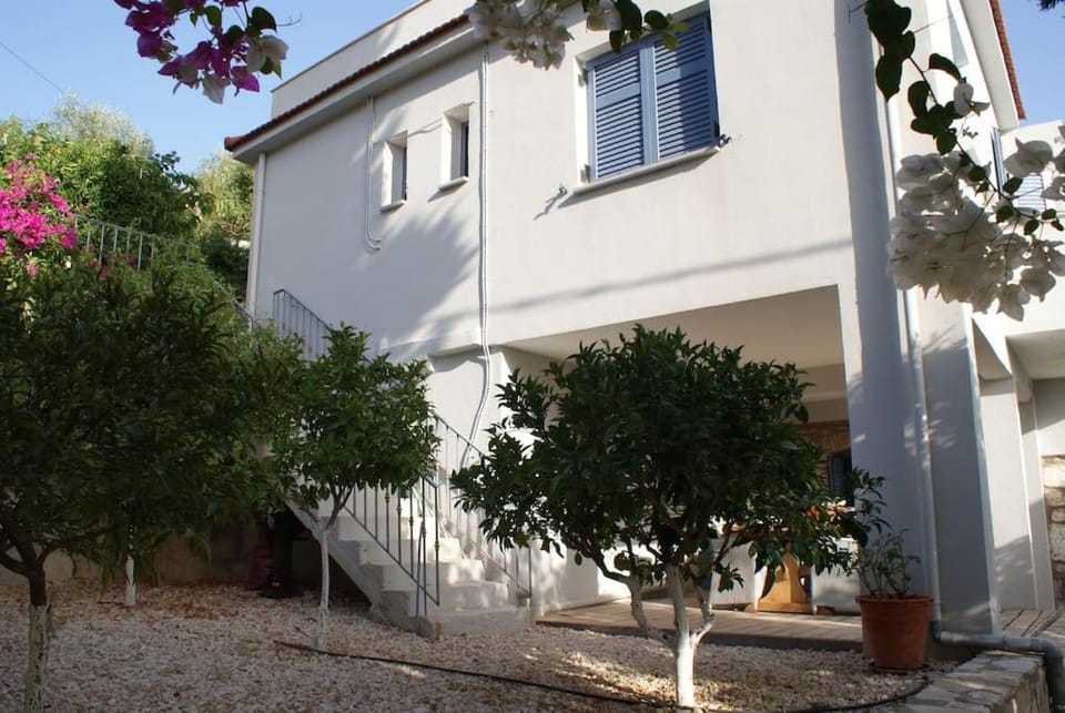 Lagada-Chios House in Decentralized Administration of the Aegean