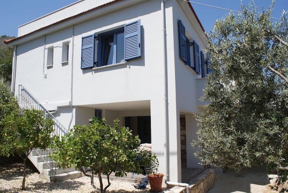 Lagada-Chios House in Decentralized Administration of the Aegean