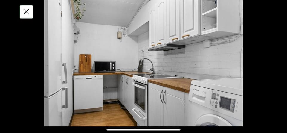 Kitchen or kitchenette, dishwasher, minibar, oven, stove, toaster