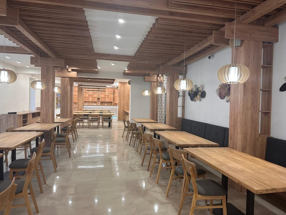 Restaurant/places to eat, Restaurant/places to eat, Breakfast, Dinner