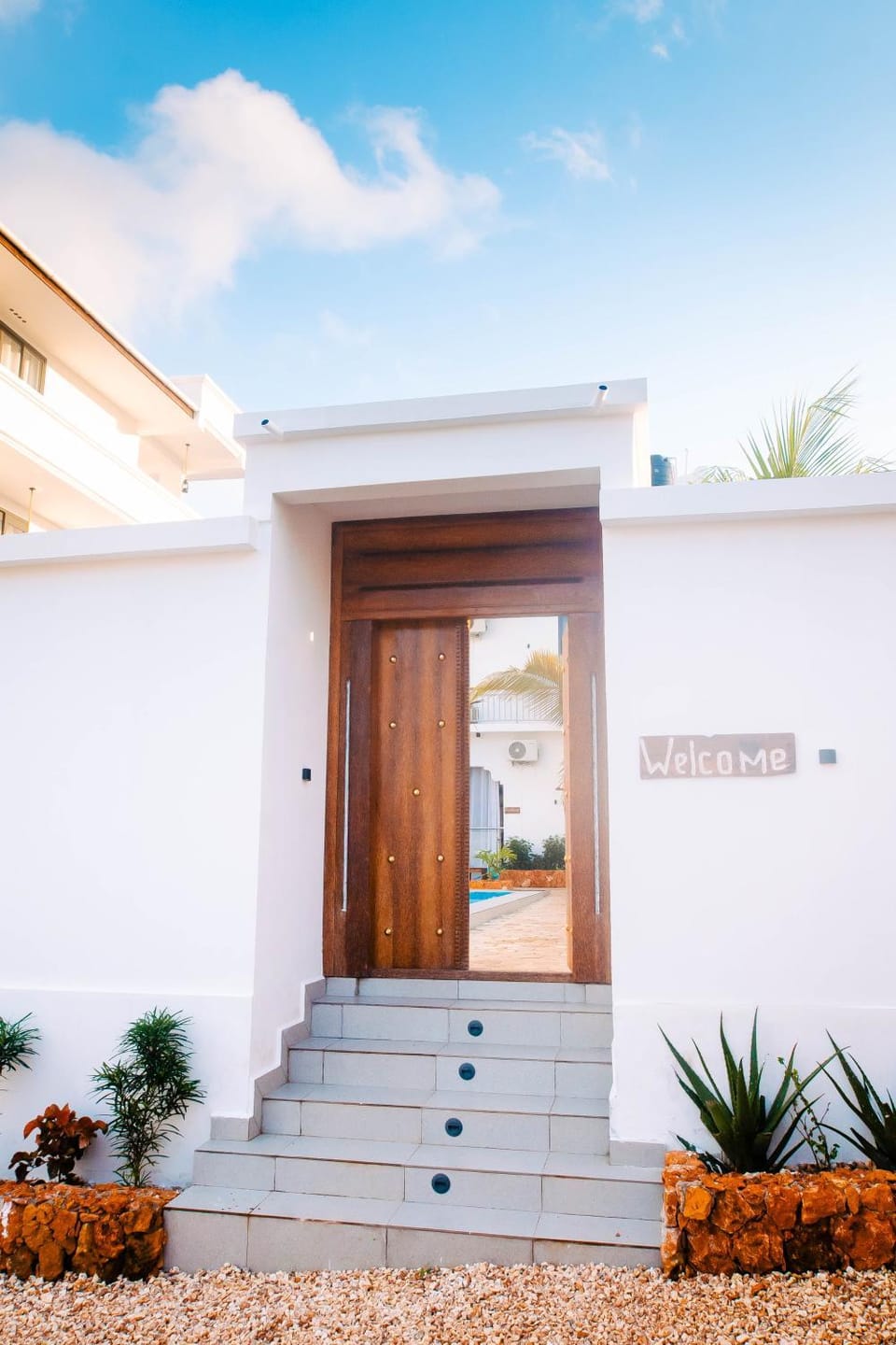 Facade/entrance