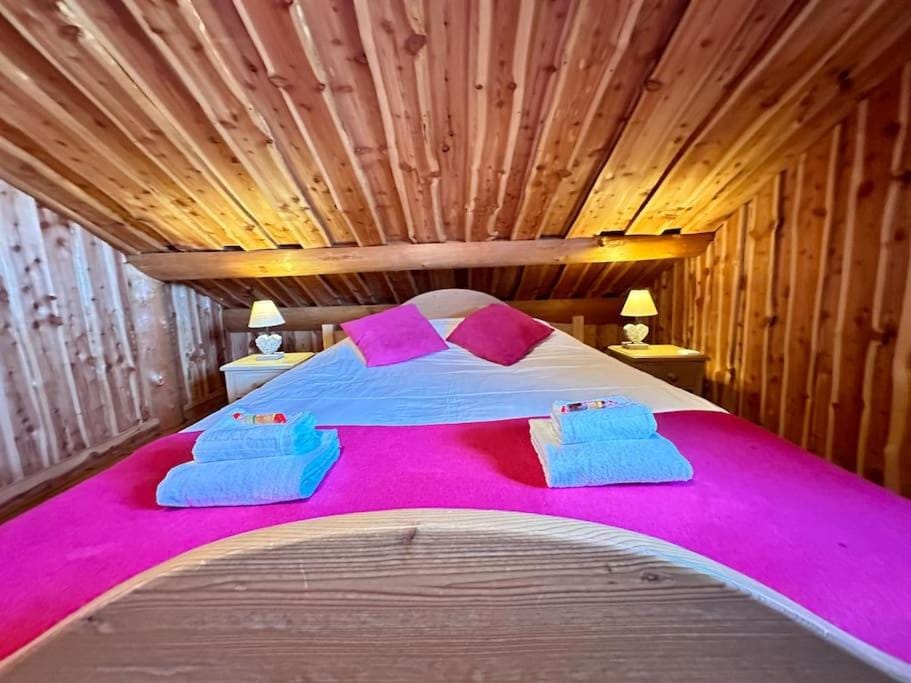 C Les rondins nature gîte 8 personnes avec jardin House in Grand Est