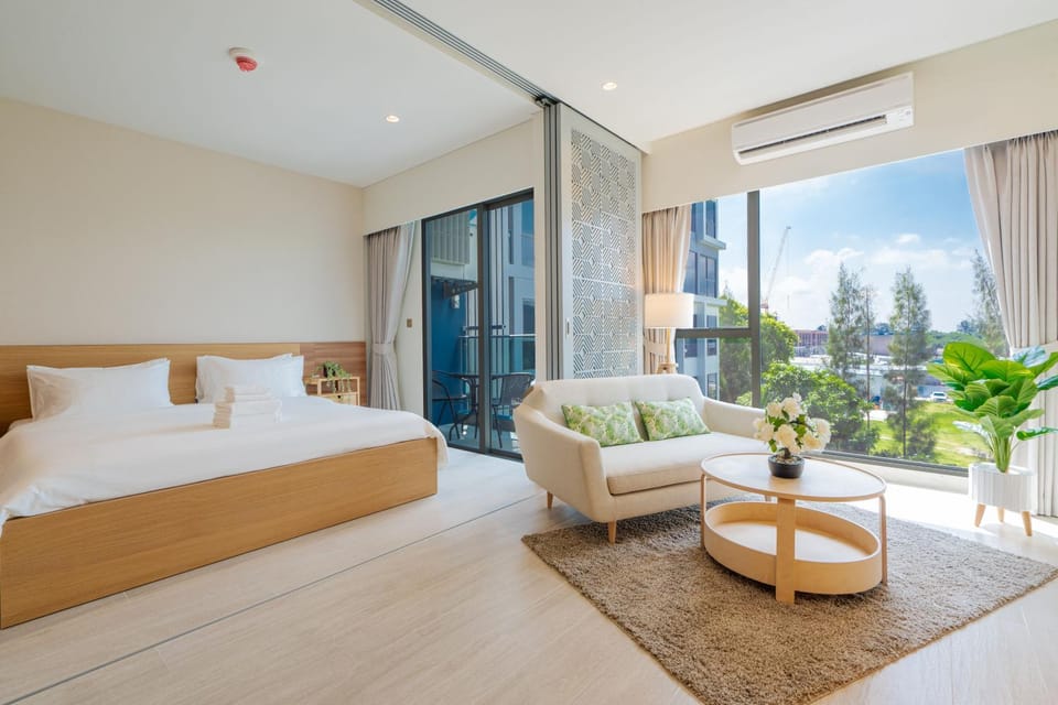 View (from property/room), Living room, Photo of the whole room, Bedroom