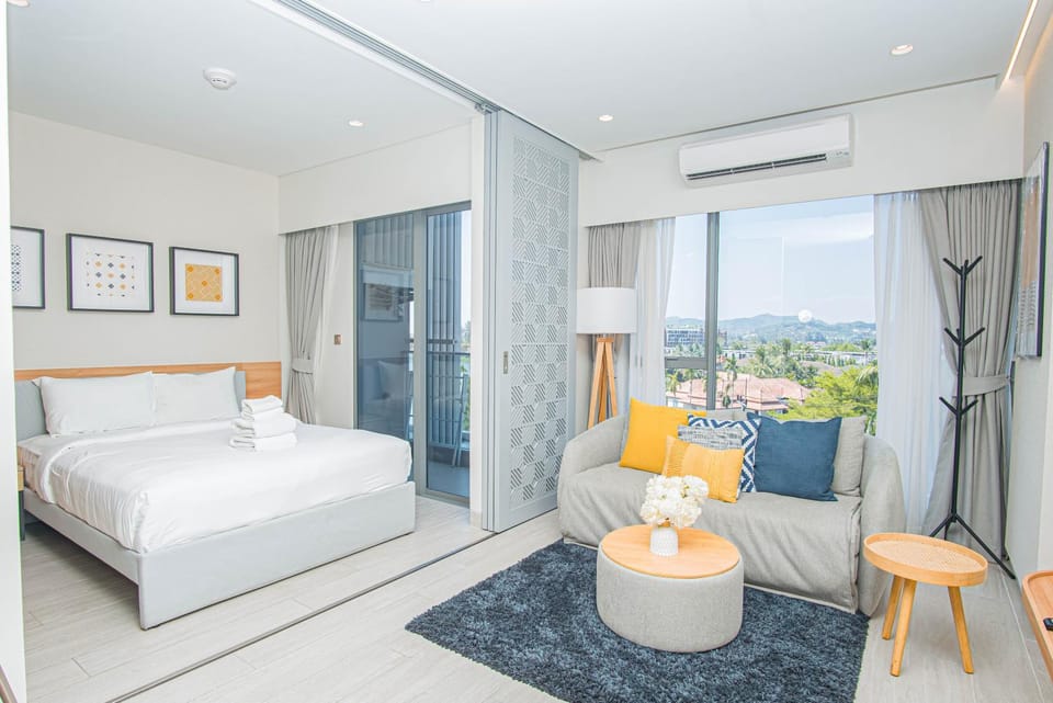 View (from property/room), Balcony/Terrace, Living room, Photo of the whole room, Bedroom, air conditioner