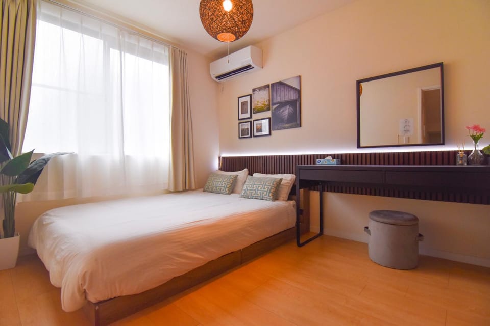 Bed, Bedroom, air conditioner