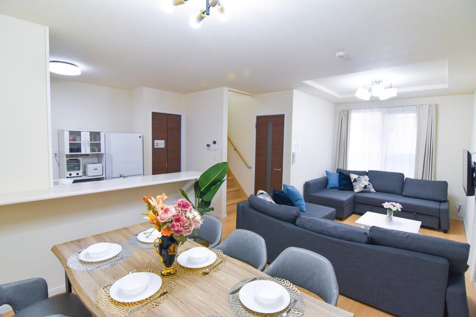 Living room, Seating area, Dining area