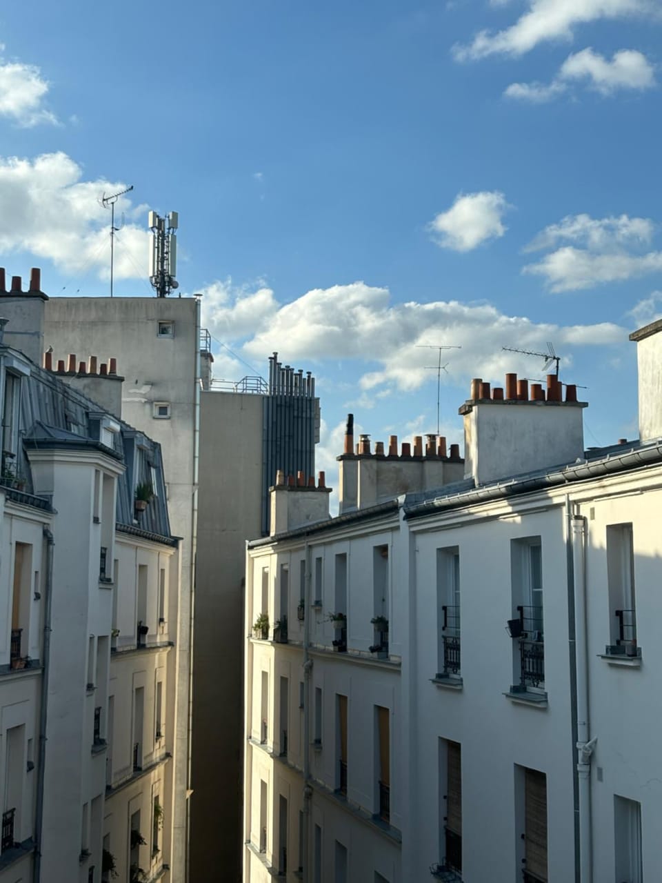 Day, Inner courtyard view