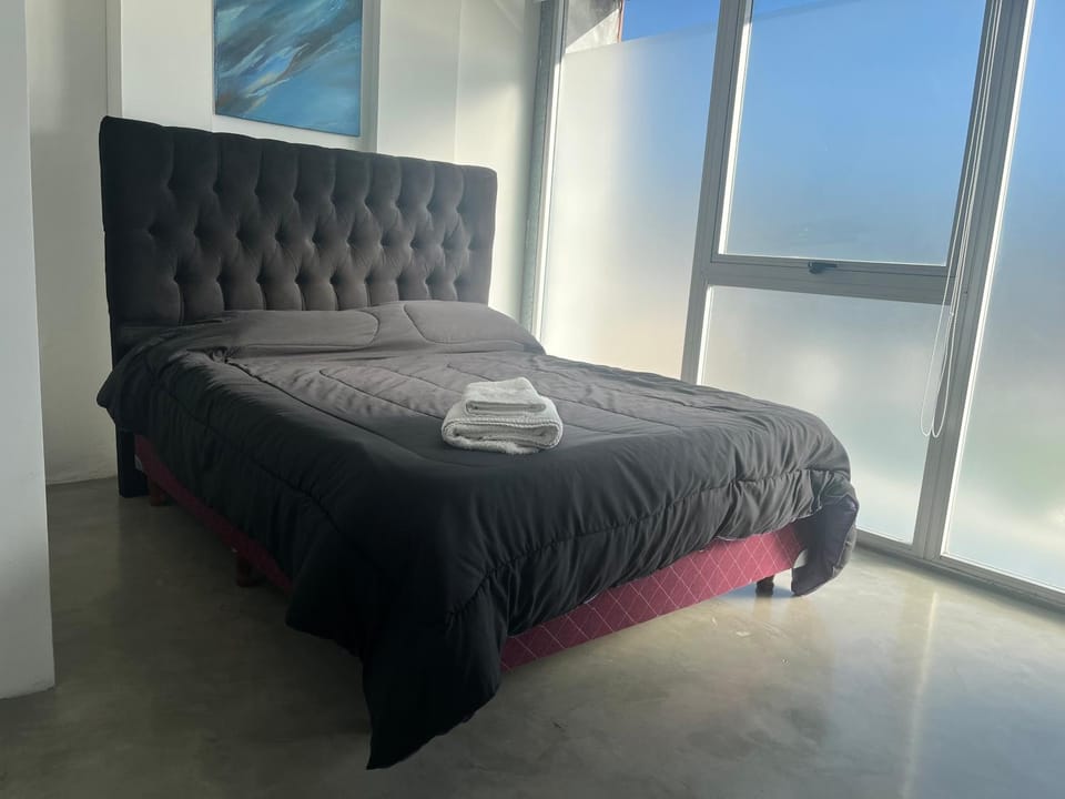 Bed, towels