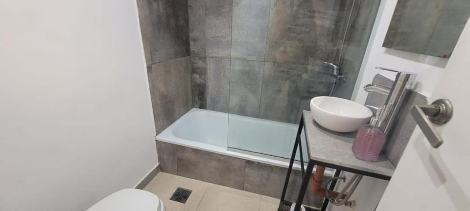 Shower, Toilet, Bathroom, Bath
