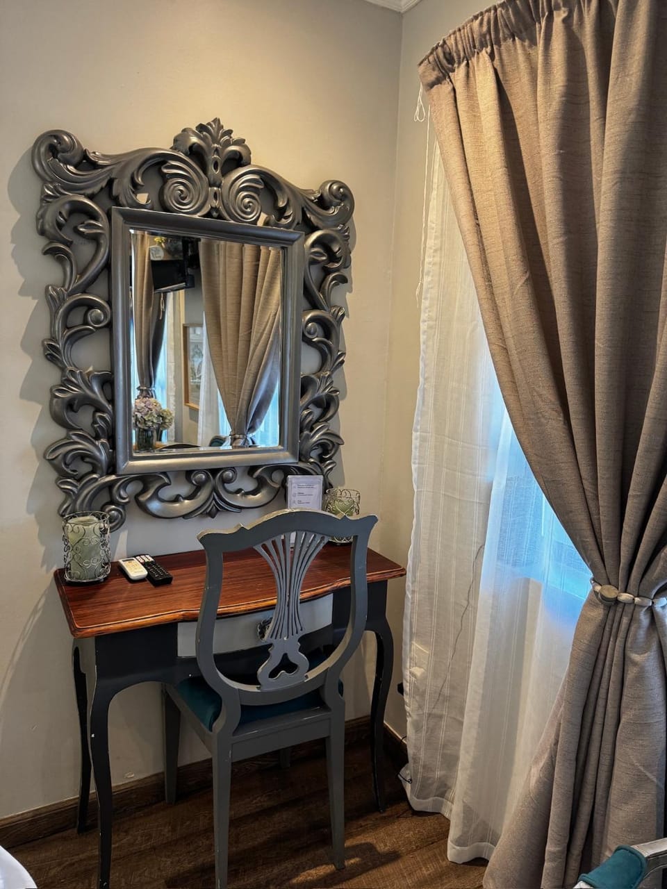 Decorative detail, hair dresser