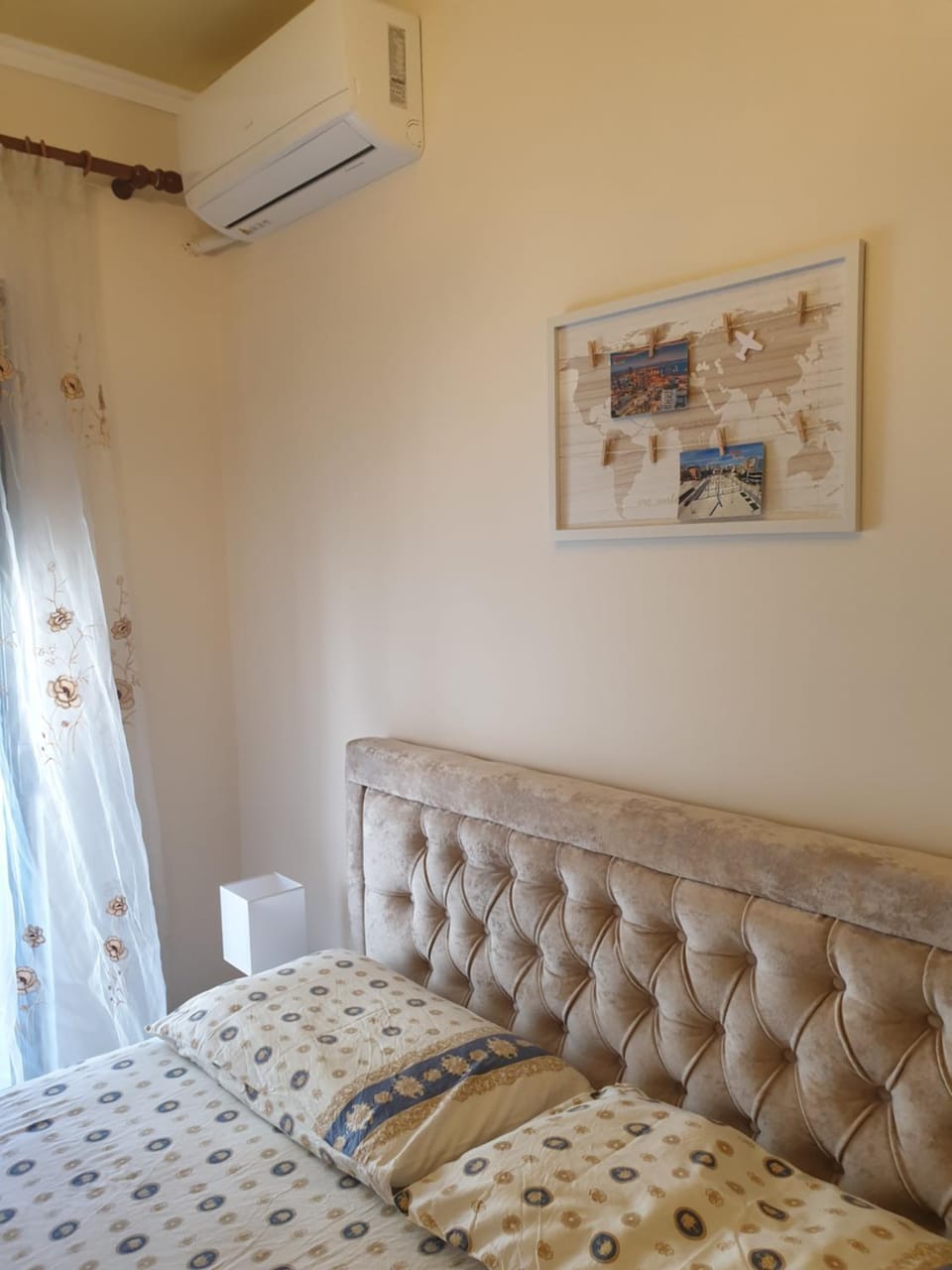 Bedroom, air conditioner