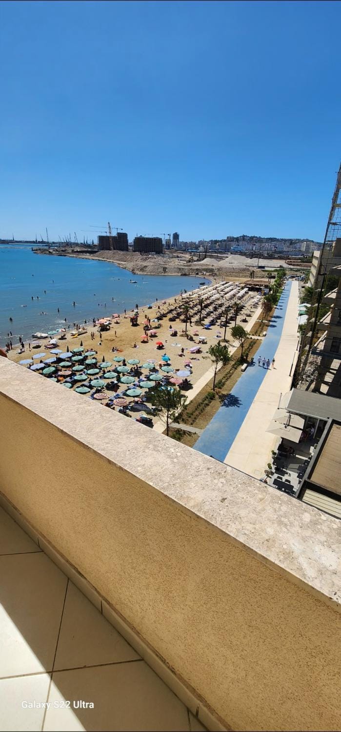 City view, Sea view