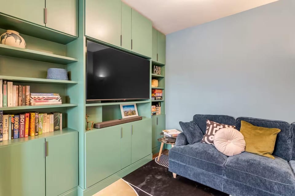TV and multimedia, Living room, Seating area