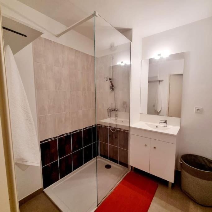 Shower, Bathroom