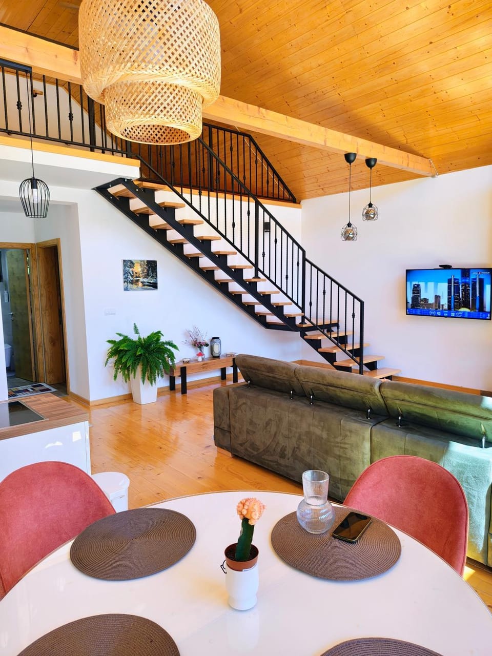 TV and multimedia, Living room, Seating area