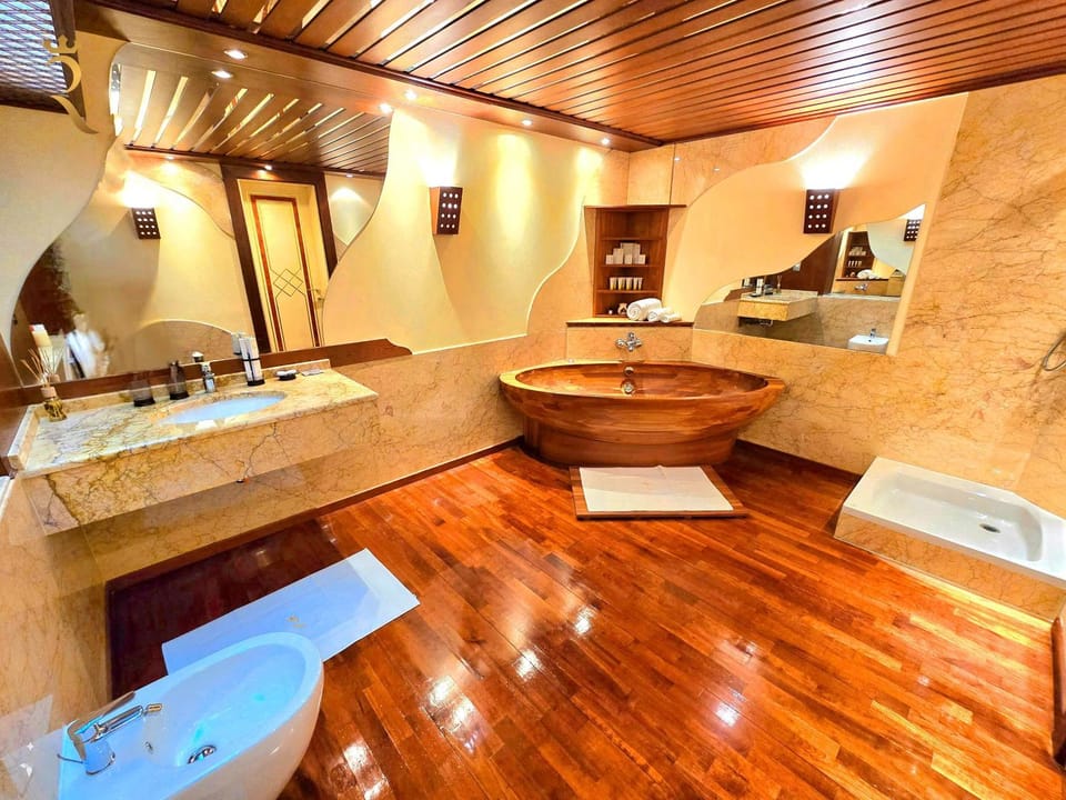 Hot Tub, Bathroom, Bath, towels