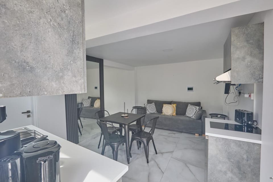 Seating area, Dining area, stove