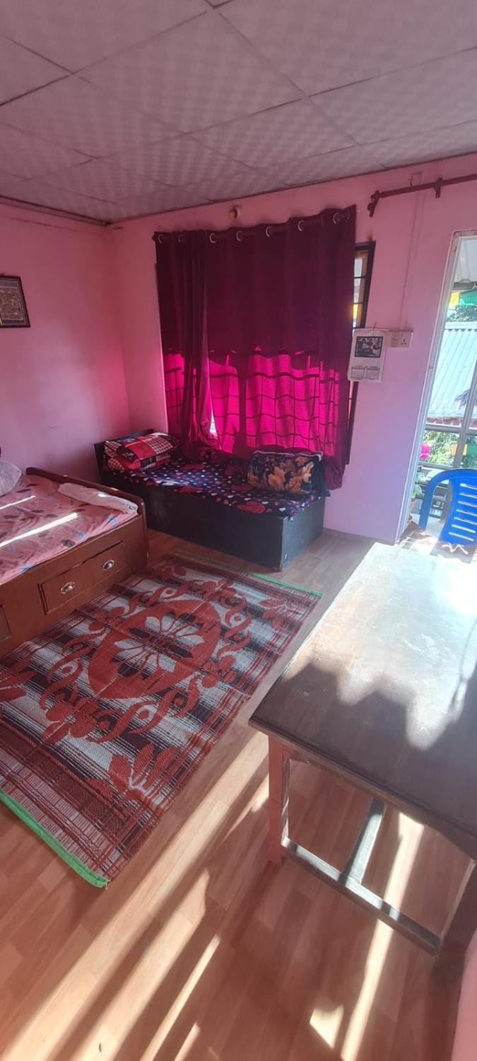 Bed, Living room, Photo of the whole room, Seating area, Bedroom