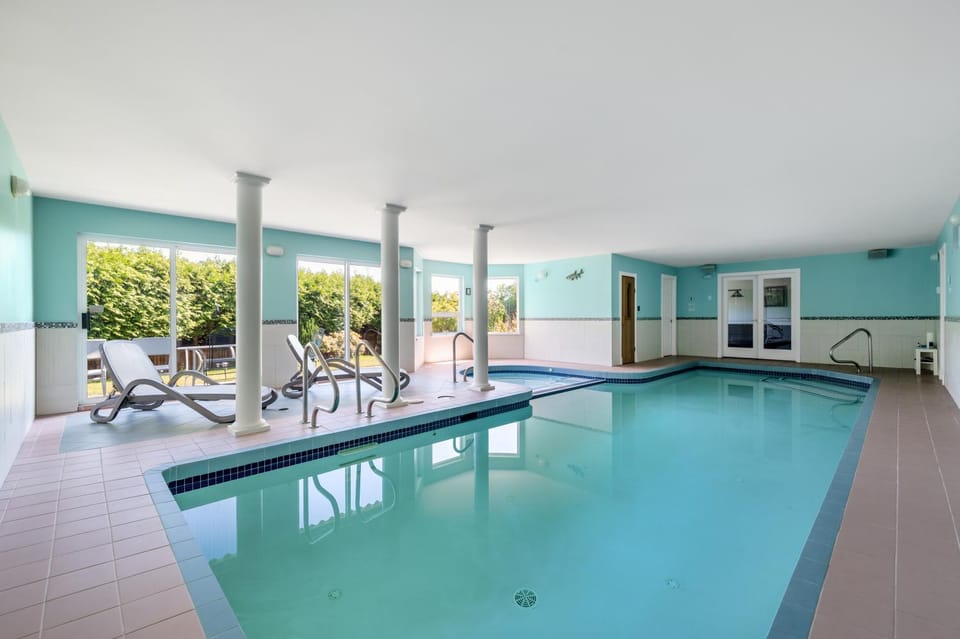 Swimming pool, Swimming pool