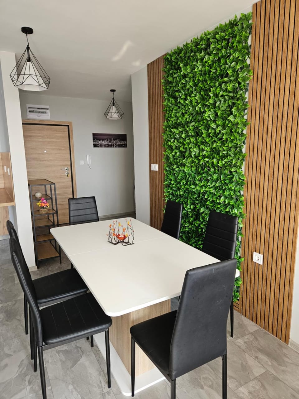Seating area, Dining area
