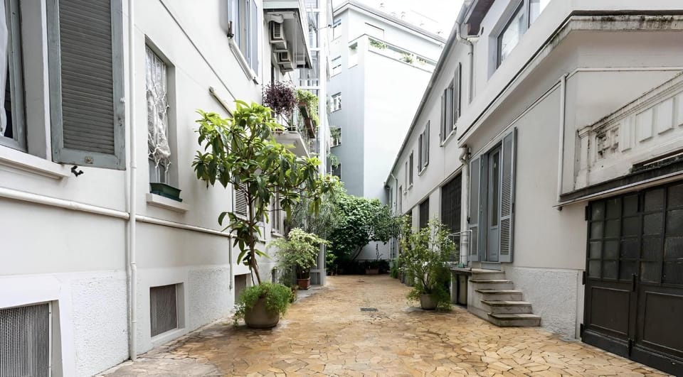Property building, Inner courtyard view