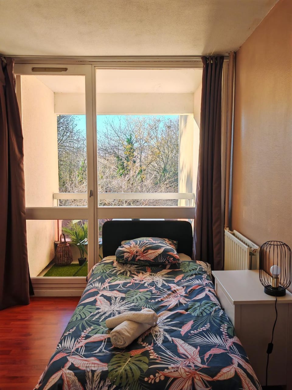 T3 COSY petit balcon 5mins France miniature Apartment in Île-de-France