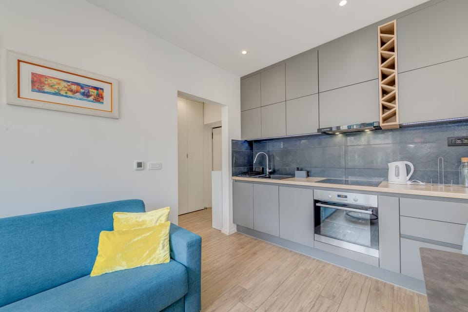 Kitchen or kitchenette, Living room, stove