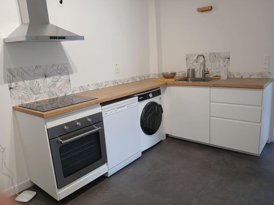 dishwasher, stove, washing machine