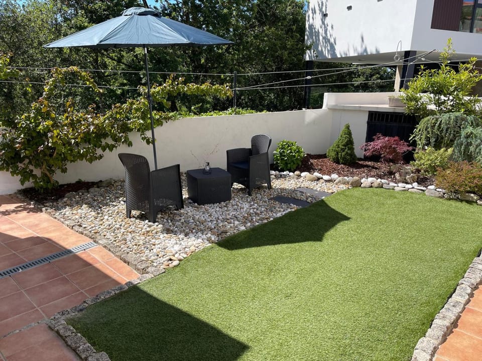 Garden, Garden, Balcony/Terrace