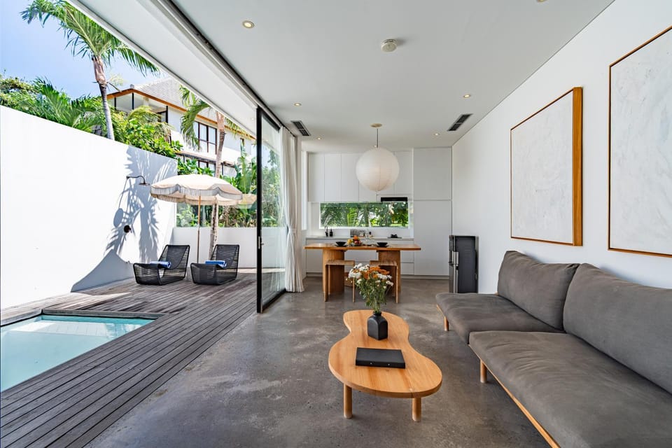 Patio, Day, View (from property/room), Balcony/Terrace, Living room, Pool view, Swimming pool, sunbed