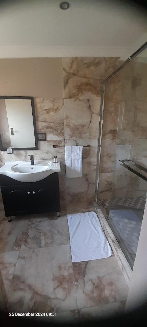 Dzana guesthouse Bed and Breakfast in North West, South Africa