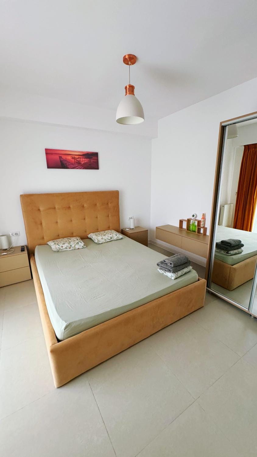 Bed, Photo of the whole room, Bedroom, towels