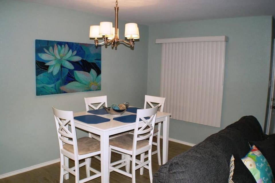 La Perla#2 Mid-island 2-3 minute walk to beach acc Apartment in South Padre Island