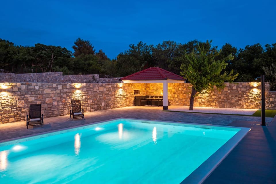 Balcony/Terrace, Swimming pool