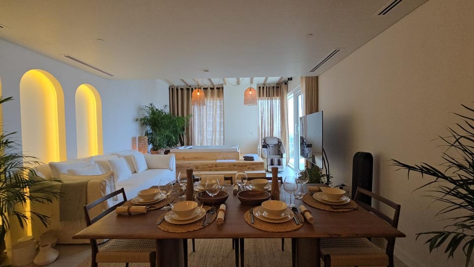 Living room, Seating area, Dining area