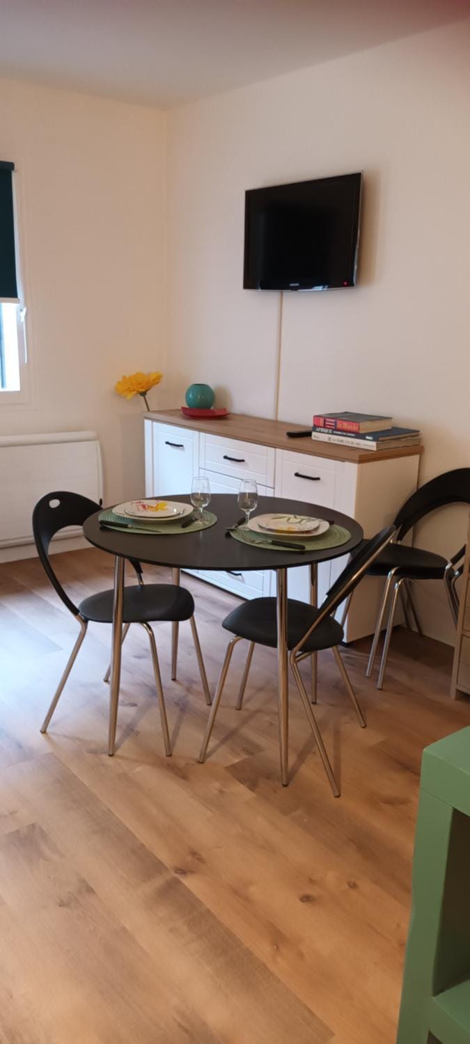 TV and multimedia, Dining area