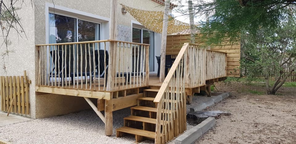 Property building, Balcony/Terrace
