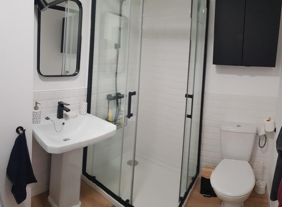 Shower, Toilet, Bathroom
