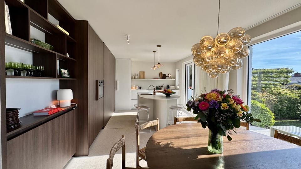 Dining area, kitchen