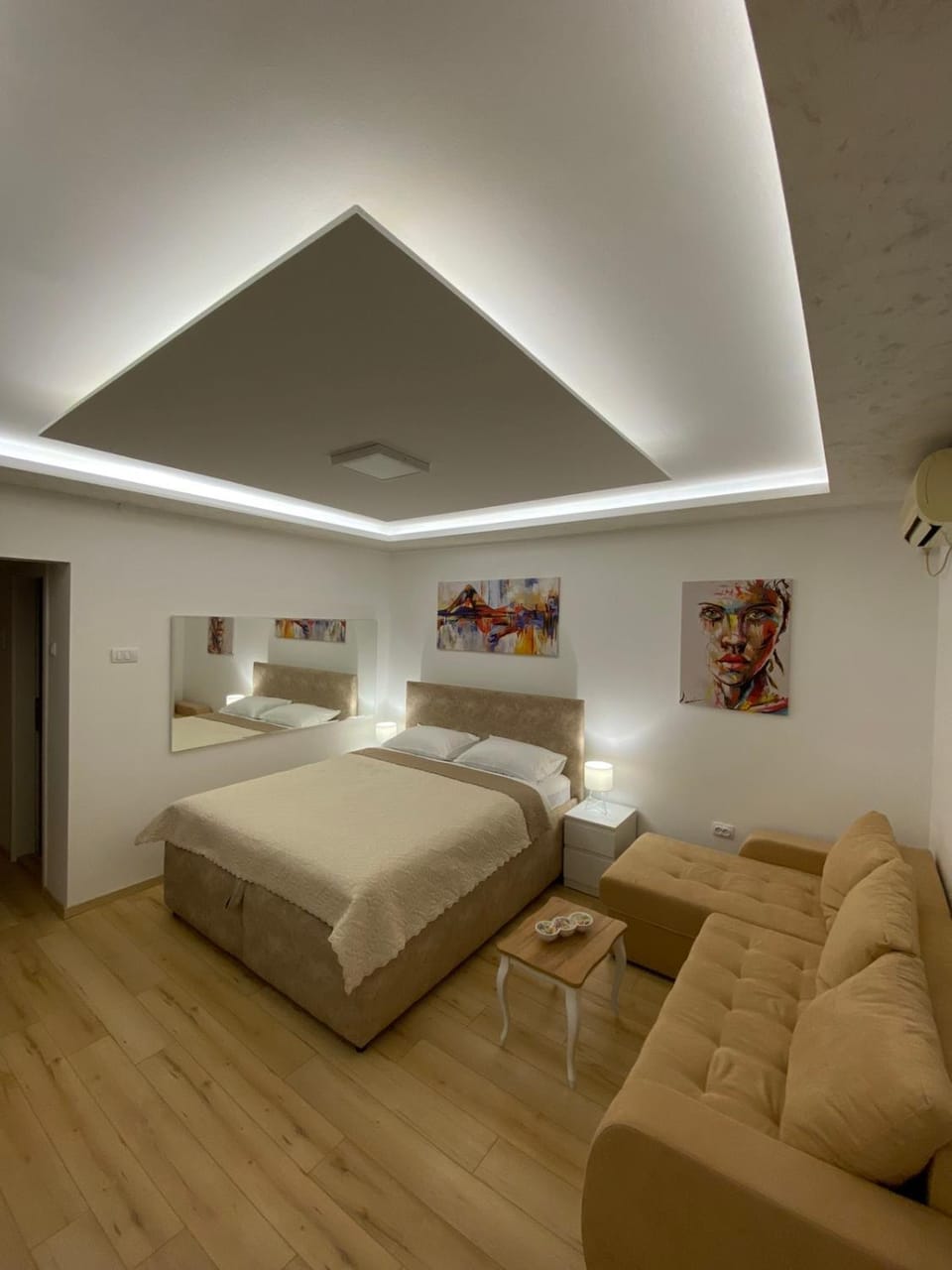 Bed, Living room, Photo of the whole room, Seating area, Bedroom