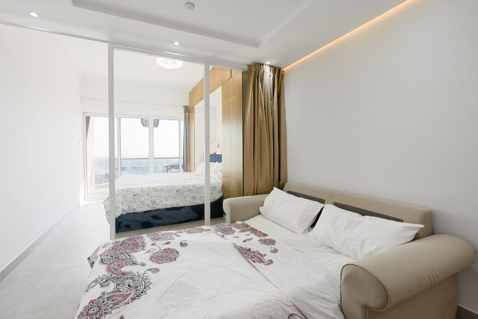 Bed, Living room